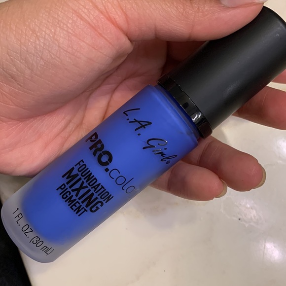 L.A. Girl foundation mixing pigment - Picture 3 of 5